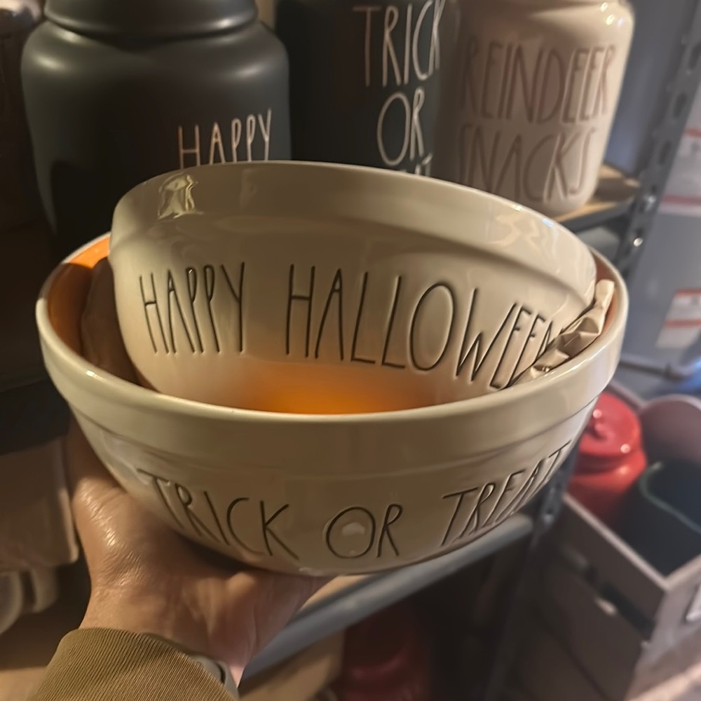 Rae dunn halloween bowls (2 bowls-trick or treat & happy Halloween)